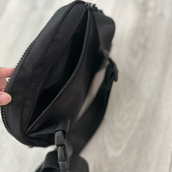 The University of North Carolina at Charlotte UNCC 49ers Belt Bag NWT - Picture 5 of 5